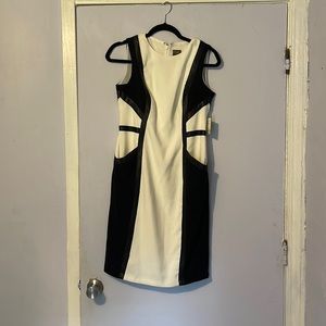 Taylor, black & white dress with pockets! Size 4